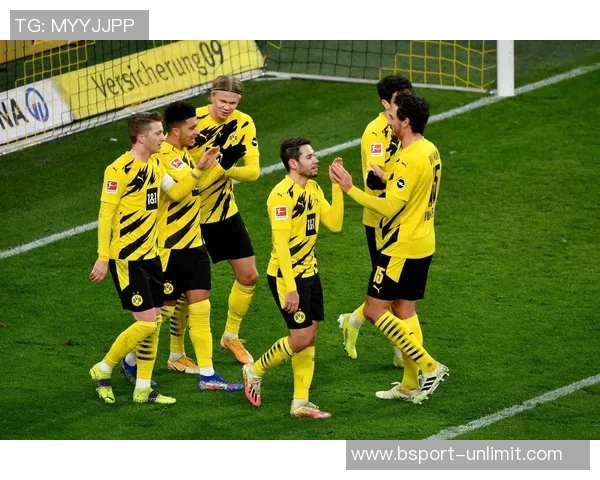 德甲精彩对决那不勒斯大胜马竞红牌事件引发全场热议与战术分析